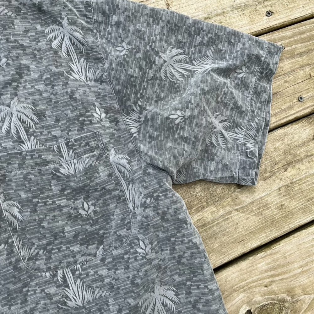 ** Tommy Bahama 100% silk leaf palm tree embossed gray Button Up shirt Large - Picture 4 of 9